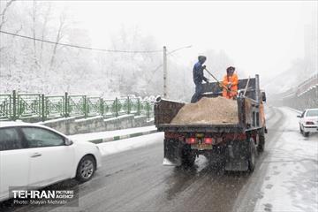 آمادگی نیروهای خدمات شهری در پی بارش‌ برف تهران 14
