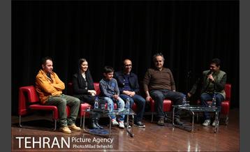 نشست نقد و بررسی فیلم لاک قرمز در فرهنگسرای ارسباران‎ 2