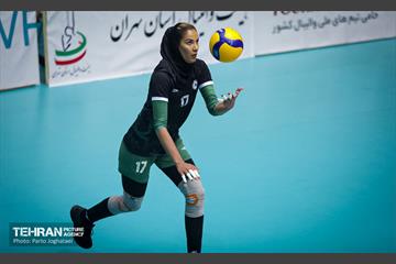 دیدار دو تیم والیبال زنان سایپا و ذوب آهن اصفهان 12