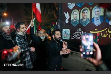 کاروان‌ موتوری و خودرویی از میدان انقلاب تا ساختمان هلال احمر تهران 5