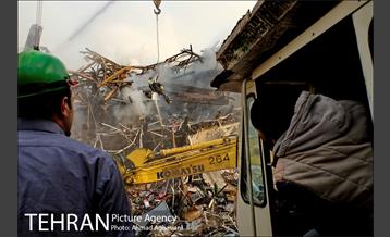 این مرد آتش نشان است 8