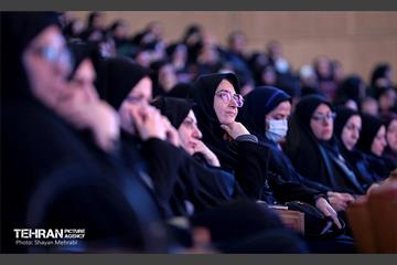 بزرگداشت مقام زن و مادر در برج میلاد 27