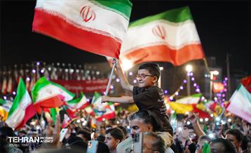 جشن ولادت حضرت زینب (س) در میدان انقلاب
