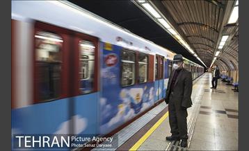 طرح فاصله گذاری اجتماعی در مترو تهران 21