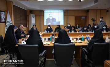 نشست شهردار با بانوان مدیر در شهرداری تهران 7