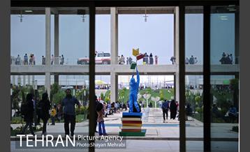 دومین روز از بیست و نهمین نمایشگاه بین المللی کتاب تهران 48