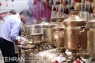 بازدید معاون فرهنگی و اجتماعی شهرداری از نمایشگاه عطر یاس 11