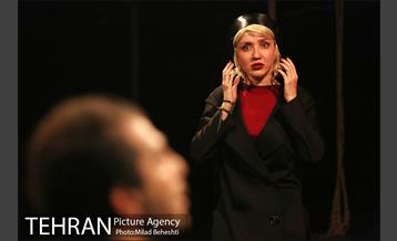 نمایش هنگامه ای که هملت به دست جادوگران مکبث کشته شد‎ 17