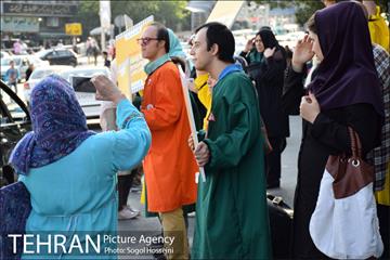 آموزش فرهنگ ترافیک توسط بچه های سندرم دان 21