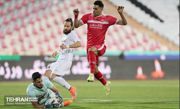 دیدار تیم های فوتبال پرسپولیس و ذوب آهن  17