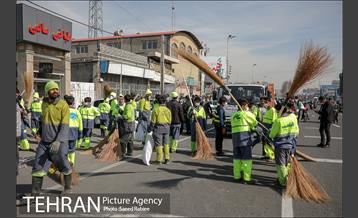 خدمات شهرداری تهران در پایان راهپیمایی ۲۲ بهمن-2 13