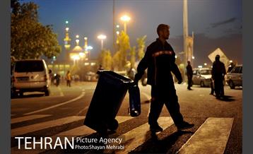 شروع بکار نیروهای خدمات شهری بعد از پایان مراسم ارتحال امام خمینی (ره) 3