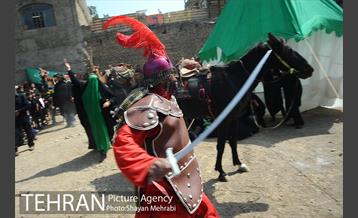 تعزیه ظهر عاشورا در حسینه نهاوندیان 15