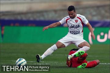 دیدار تیم های فوتبال نفت تهران و پرسپولیس