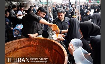 آیین سنتی سمنو پزان در میدان امام حسین (ع) 25