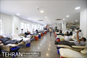 بازدید شهردار تهران  از اداره کل انتقال خون استان تهران 25