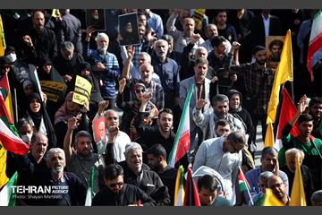 تجمع قدردانی از عملیات وعده صادق ۲ در میدان امام حسین (ع) 25