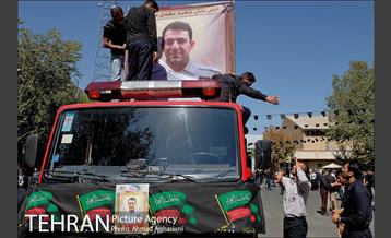 تشییع پیکر آتشنشان شهید مهدی حاجی پور 4