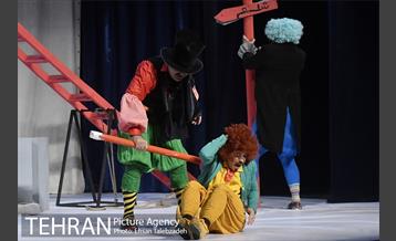 نمایش «مخ پریشون های شلم‎» 2