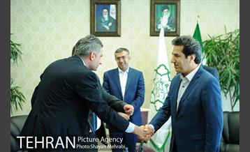 دیدار میهمانان خارجی حاضر در اجلاس جهانی شوراها و شهرداران با رییس مرکز ارتباطات و امور بین الملل شهرداری تهران 23