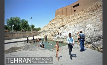 جاری‌ شدن آب در چشمه‌علی 1