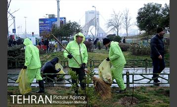 خدمات شهرداری تهران در پایان راهپیمایی یوم الله 22 بهمن 4