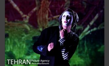 نمایش بیست هزار فرسنگ زیر دریا‎ 14