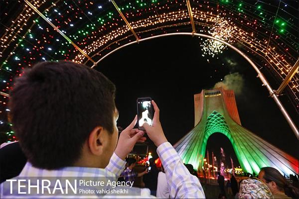 نورافشانی در میدان آزادی به مناسبت نیمه شعبان 5