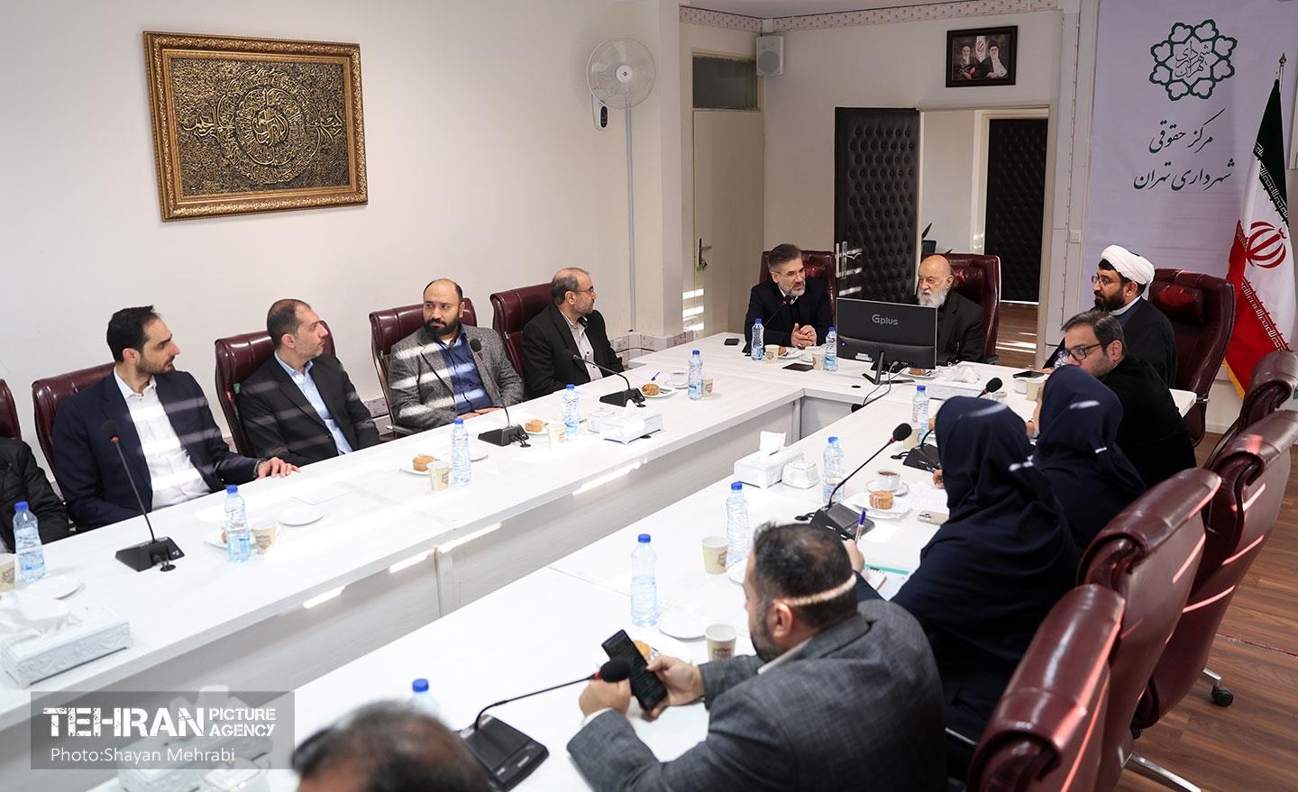 بازدید رئیس شورای شهر از مرکز حقوقی شهرداری تهران 29