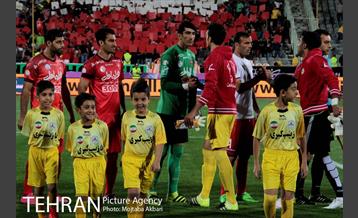 دیدار پرسپولیس و نفت تهران در لیگ برتر فوتبال 2