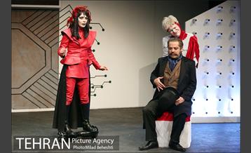 نمایش داستان یک عذرخواهی از آقای امانوئل‎ 13