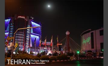 نورپردازی لیزری ویژه ولادت امام رضا(ع) در فلکه دوم صادقیه 16