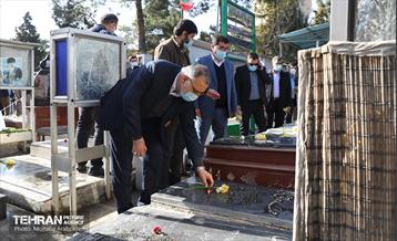 حضور مدیران شهری در حرم امام راحل(ره)، مزار شهدا و بازدید از غسالخانه بهشت زهرا(س) 4