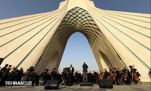اجرای ارکستر سمفونیک تهران در میدان آزادی 39