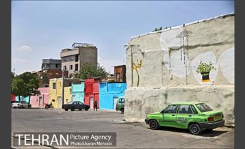 دیوار های رنگی محله هرندی 30