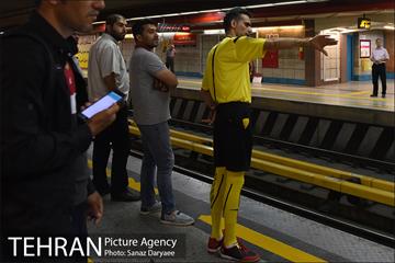 پرفورمنس داوران فوتبال در ایستگاه هفت تیر 35