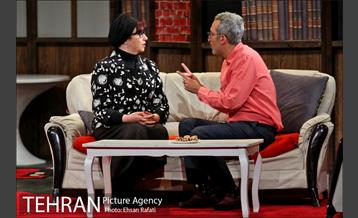 نمایش یک ساعت آرامش در تماشاخانه ایرانشهر 12