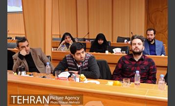 نشست صمیمانه رئیس مرکز ارتباطات شهرداری تهران با اصحاب رسانه 35