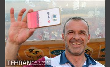 دیدار تیم های فوتبال پرسپولیس و پدیده