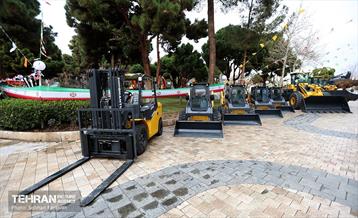 رونمایی از ماشین آلات سازمان مدیریت پسماند 53