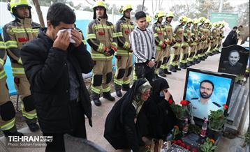 هفتمین سالگرد شهدای آتش‌نشان حادثه پلاسکو 40