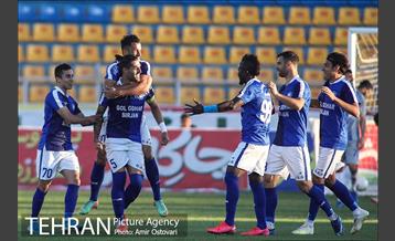 دیدار تیم های گلگهر سیرجان و استقلال تهران 13