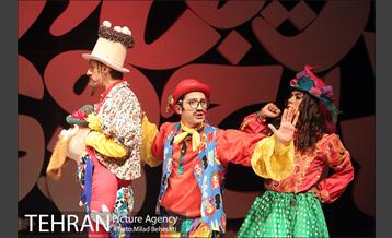 نمایش شب دشنه های بلند‎ 19