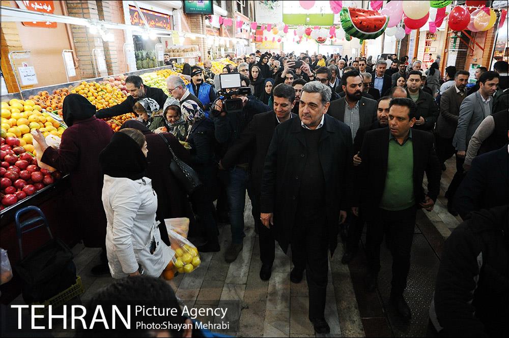 بازدید شهردار تهران از بازار میوه و تره بار جلال آل احمد 19