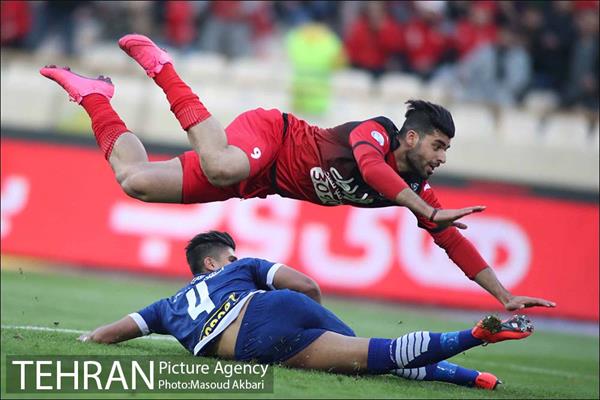 دیدار تیم های فوتبال پرسپولیس و استقلال خوزستان