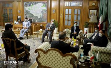 دیدار شهردار تهران با شهردار و اعضای شورای شهر قم 8