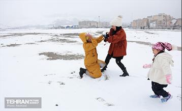روز برفی در منطقه 5 4