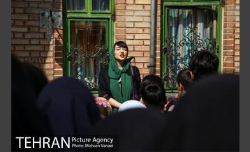 نواختن زنگ مدرسه کودکان کار مرکز پرتو توسط هانیه توسلی 16