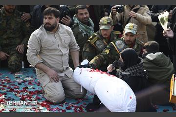 تشییع پیکر شهید گمنام در منطقه ۲۱