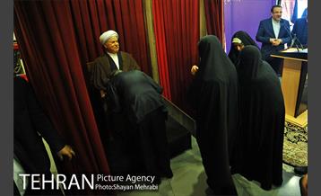 رونمایى از تندیس مرحوم حضرت آیت الله هاشمى رفسنجانى 36